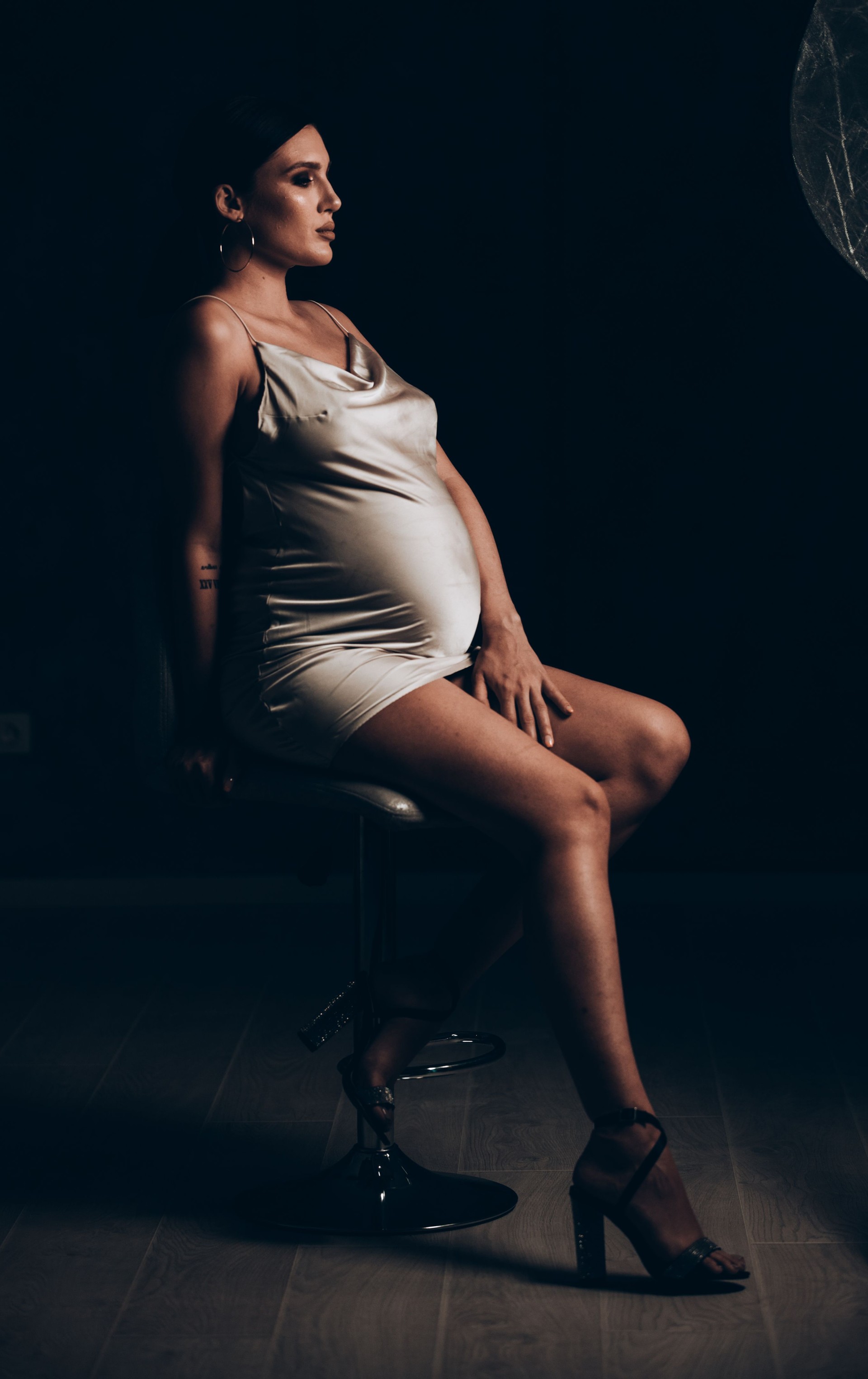 Young beautiful pregnant woman